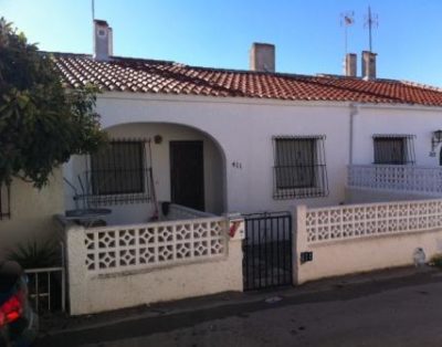 LJ00114 – Un pintoresco bungalow modelo “Rosita” de media terraza