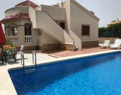 LJ00103 – A tastefully furnished detached villa offering 3 bedrooms, 2 bathrooms in an enclosed garden and private pool