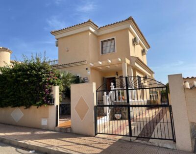 LJ00152 – A Beautifully presented 4 bed, 2 bath detached villa with private pool (sleeps 8)