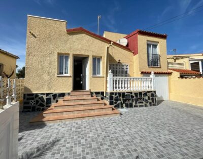 LJ00142 – A beautiful large 3 bedroom 2 bathroom detached property with private pool on 3 floors