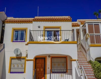 LJ00121 – Lovely top floor 3 bedroom, 1 bathroom apartment on Marina del Mar phase 1 overlooking the shared pool with excellent views of the surrounding area
