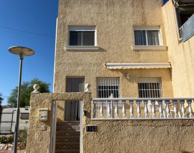 LJ00144 – A charming 2 bedroom, 2 bathroom property on 3 levels with a communal pool