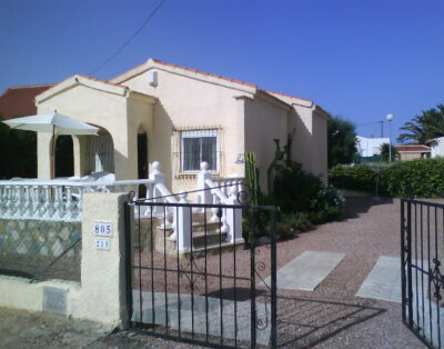 LJ00109 – A 2 bedroom detached villa (Sleeps 4) Generous plot, off Road parking