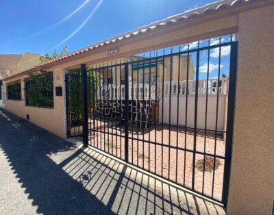 LJ00123 – A nicely reformed “Lola” style property with 2 bedrooms and 1 bathroom in a good location